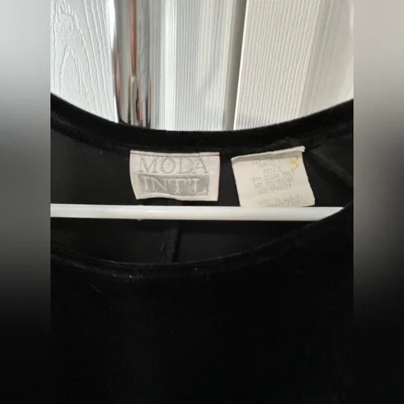 Black dress - Picture 4 of 4